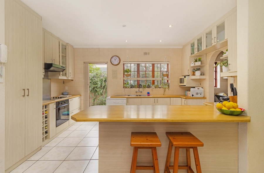 6 Bedroom Property for Sale in Tijgerhof Western Cape